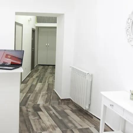 Bed & Breakfast Garibaldi Square 2*