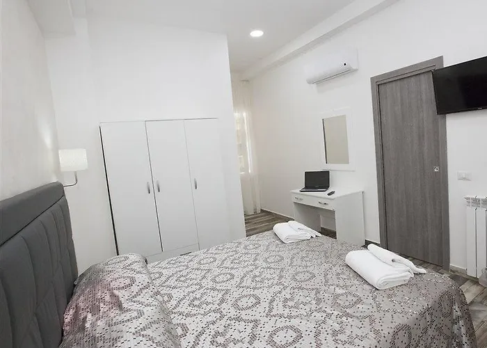 Garibaldi Square Bed and Breakfast 3*