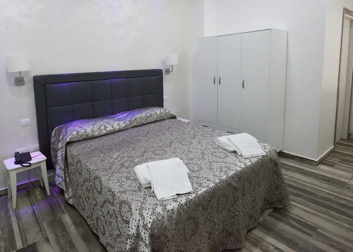 Bed and Breakfast Garibaldi Square Νάπολη