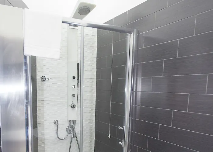 Garibaldi Square Νάπολη