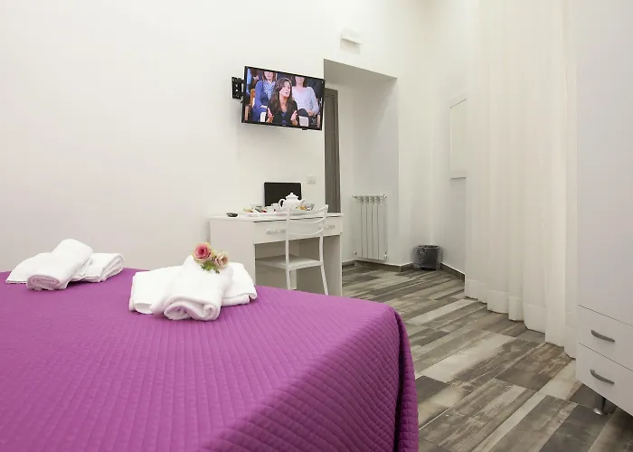 Garibaldi Square 3* Νάπολη