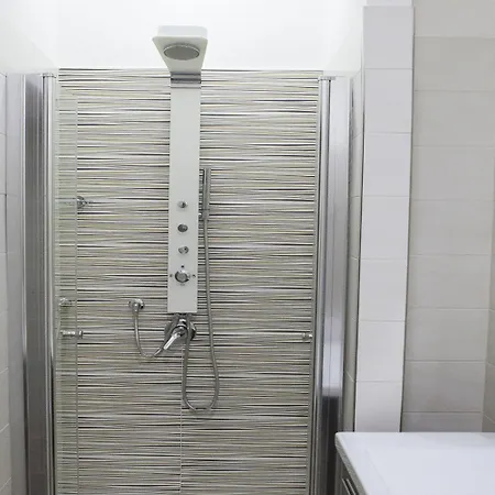 Garibaldi Square فندق مبيت وإفطار 3*