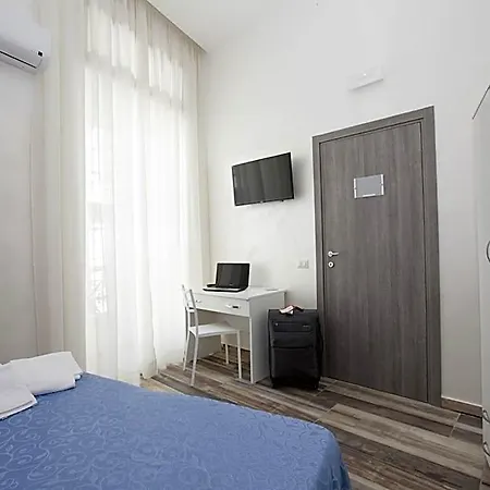 Garibaldi Square Bed & Breakfast 3*