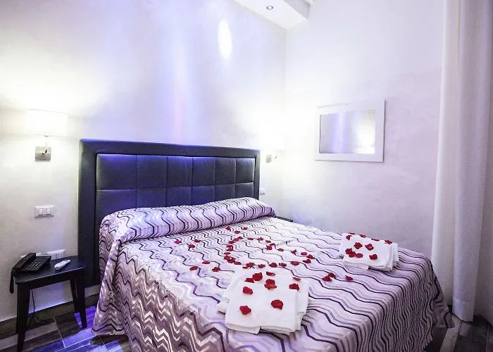 Garibaldi Square Napoli