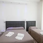 Bed & Breakfast Garibaldi Square 3*