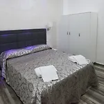 Bed & Breakfast Garibaldi Square Napoli