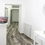 Garibaldi Square 3*