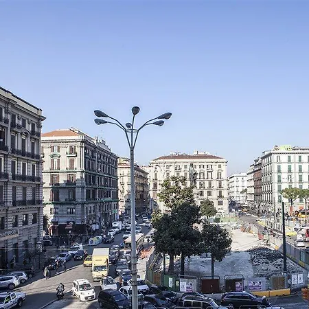 Garibaldi Square 3* ナポリ