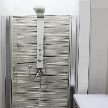 Garibaldi Square ナポリ