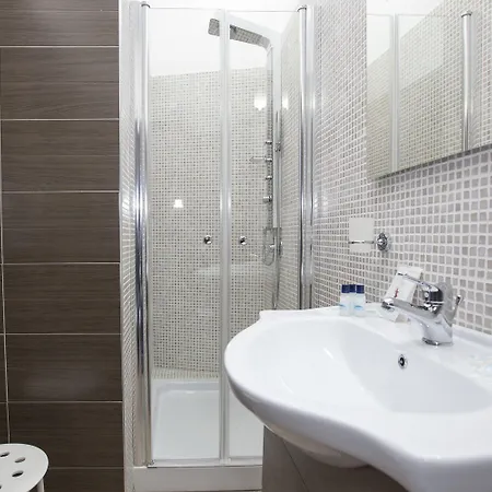 Garibaldi Square ナポリ