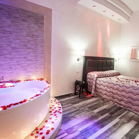 Garibaldi Square 3* ナポリ